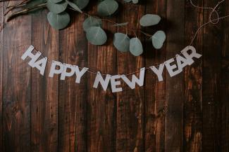 happy new year hanged decor by Kelly Sikkema courtesy of Unsplash.