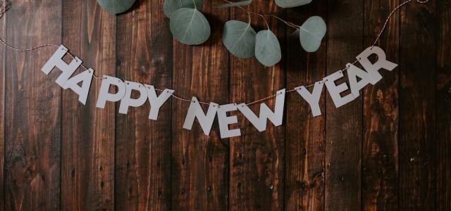 happy new year hanged decor by Kelly Sikkema courtesy of Unsplash.